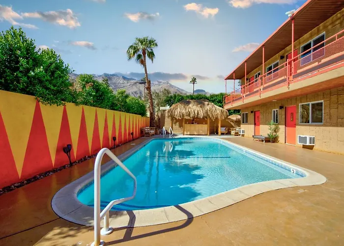 Tiki Hotel