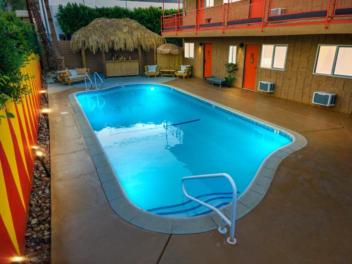 Hotel Tiki