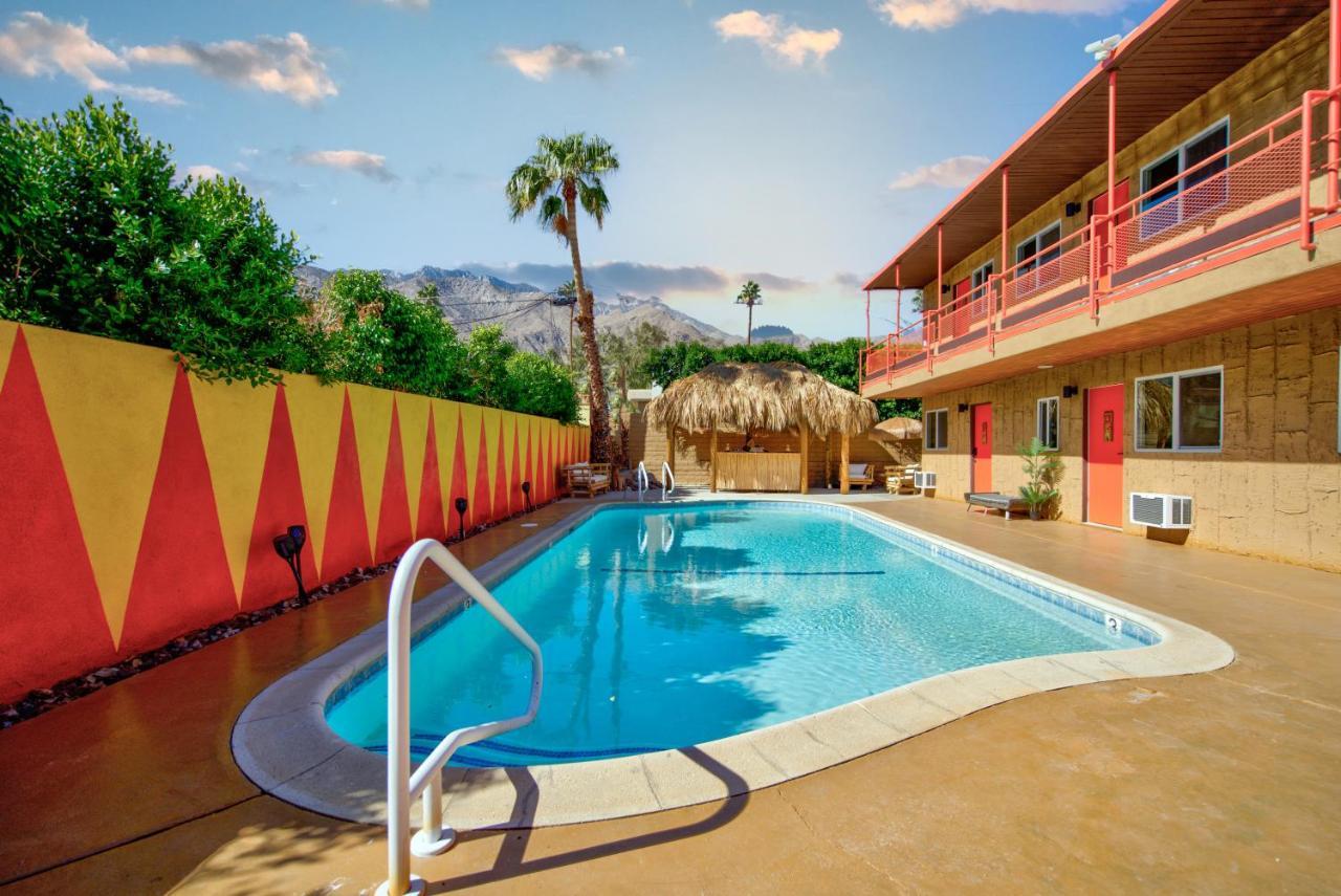 Hotel Tiki 4*