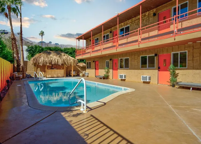 Tiki Hotel