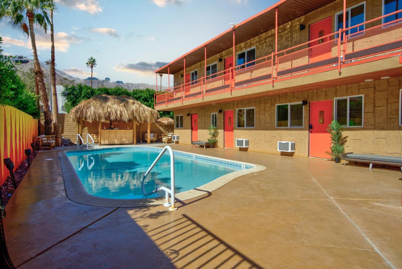 Hotel Tiki 4*
